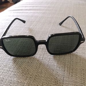 Ray Ban black women’s sunglasses